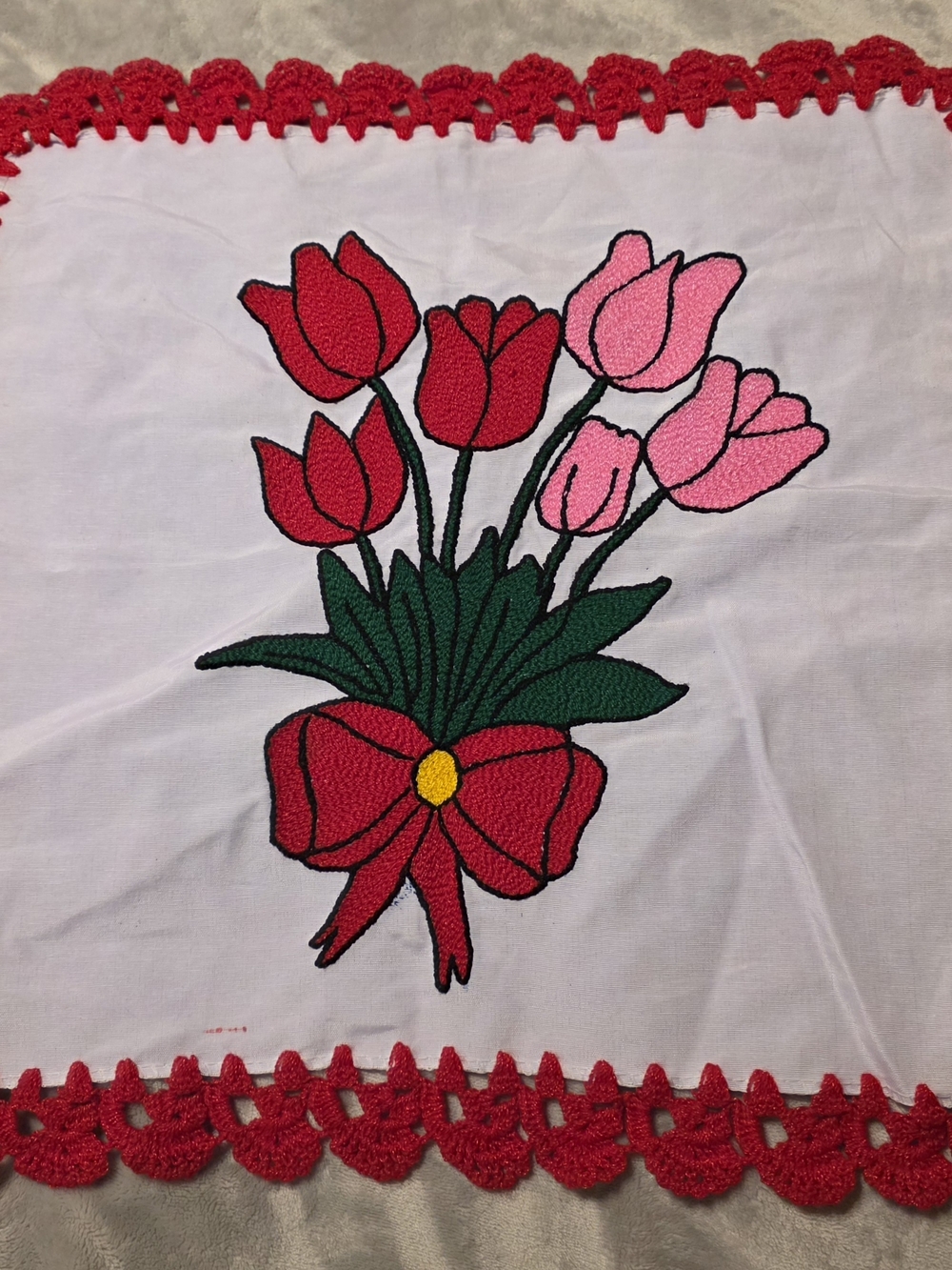 Embroidered Tulip Bouquet Linen - Red & Pink Floral